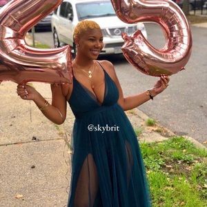 Emerald Green Dress — Size Medium